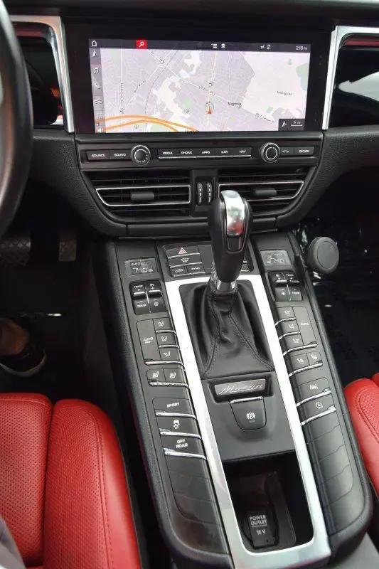 2019 Porsche Macan Macan