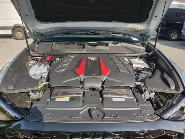 2026 Audi RS Q8 performance quattro tiptronic