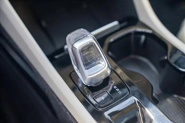 2023 Volvo XC40 B5 Ultimate Dark Theme