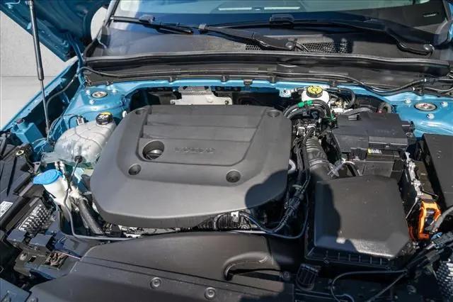 2023 Volvo XC40 B5 Ultimate Dark Theme