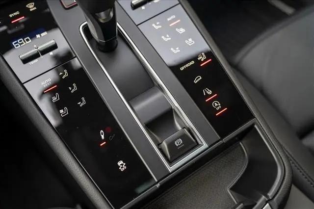 2026 Porsche Macan T