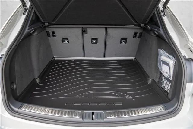 2026 Porsche Macan T