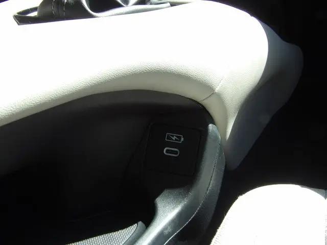 2025 Honda HR-V AWD LX
