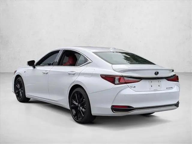 2024 Lexus ES 300h F SPORT Handling