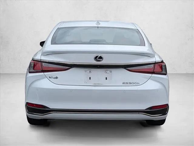 2024 Lexus ES 300h F SPORT Handling