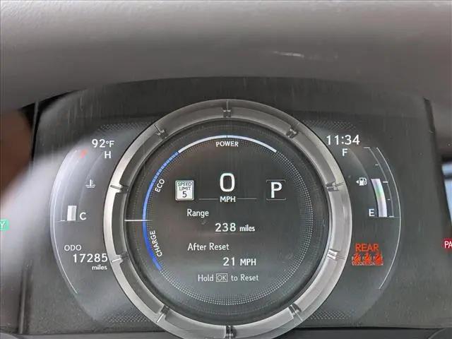 2024 Lexus ES 300h F SPORT Handling