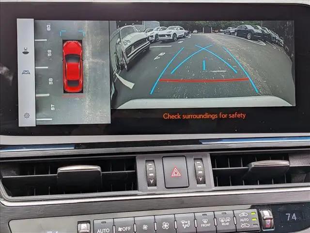 2024 Lexus ES 300h F SPORT Handling