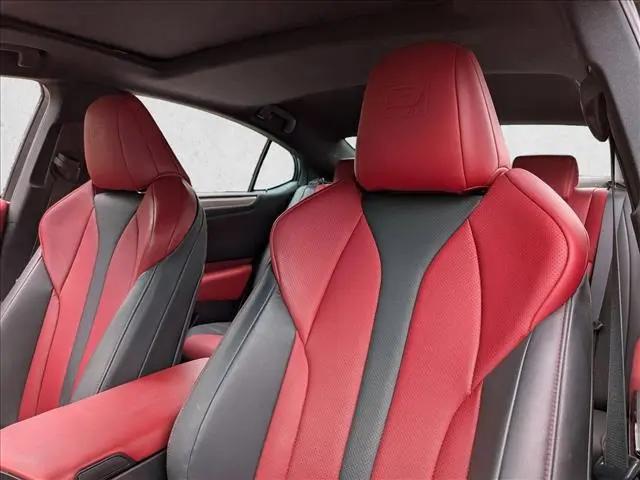 2024 Lexus ES 300h F SPORT Handling