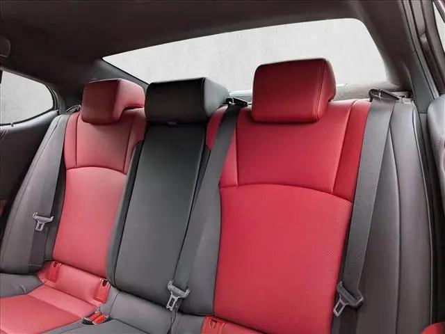 2024 Lexus ES 300h F SPORT Handling