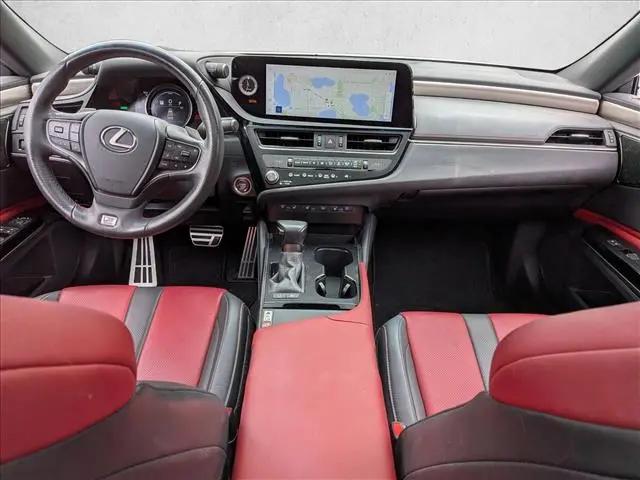 2024 Lexus ES 300h F SPORT Handling