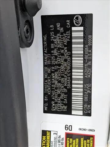 2024 Lexus ES 300h F SPORT Handling