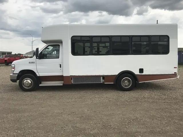 2012 Ford E-450 Cutaway E-450