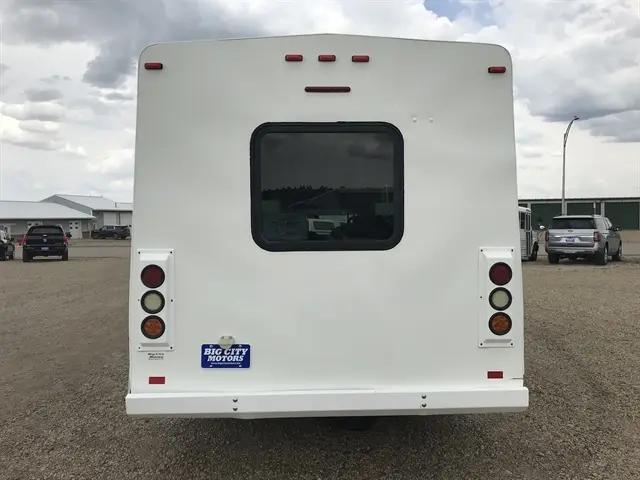 2012 Ford E-450 Cutaway E-450