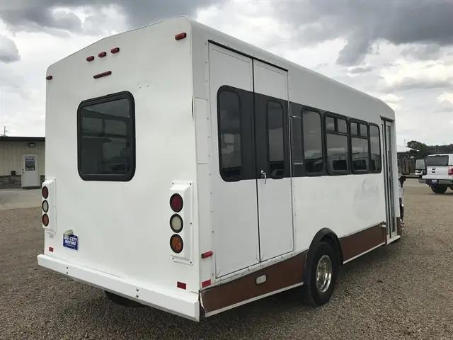 2012 Ford E-450 Cutaway E-450
