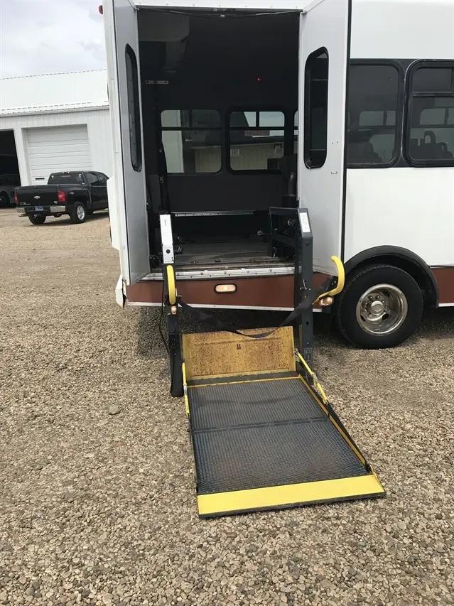 2012 Ford E-450 Cutaway E-450