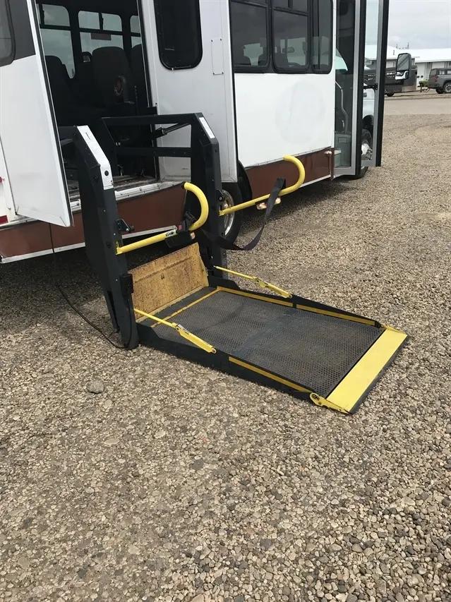 2012 Ford E-450 Cutaway E-450