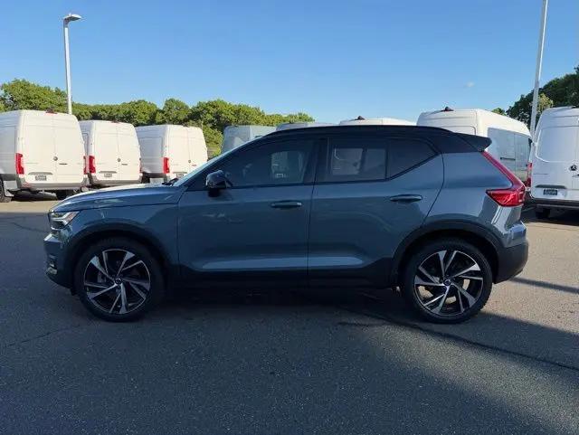 2021 Volvo XC40 T5 R-Design
