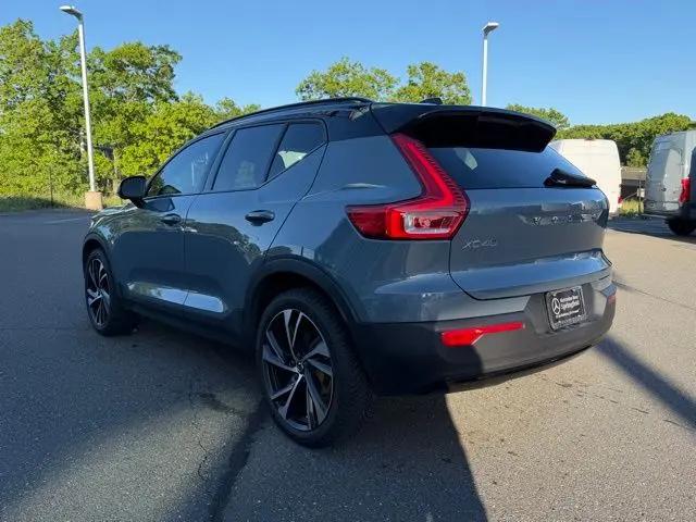 2021 Volvo XC40 T5 R-Design