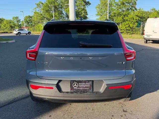 2021 Volvo XC40 T5 R-Design