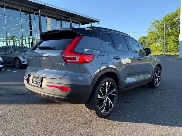 2021 Volvo XC40 T5 R-Design