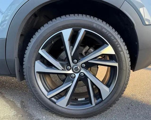 2021 Volvo XC40 T5 R-Design