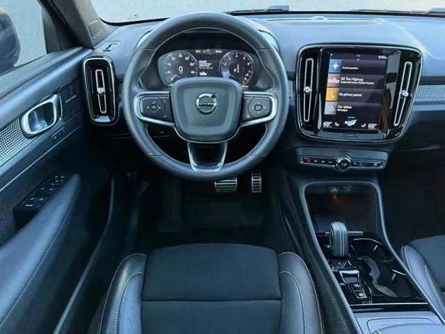 2021 Volvo XC40 T5 R-Design