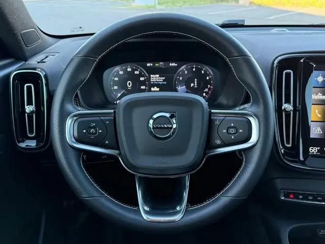 2021 Volvo XC40 T5 R-Design