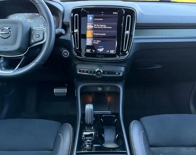2021 Volvo XC40 T5 R-Design