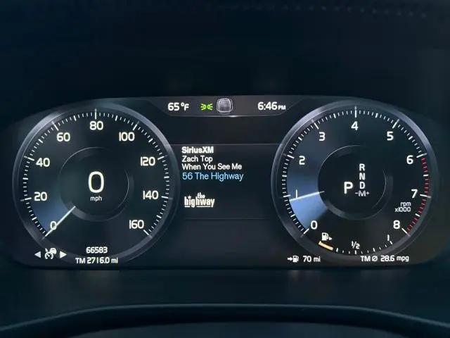 2021 Volvo XC40 T5 R-Design