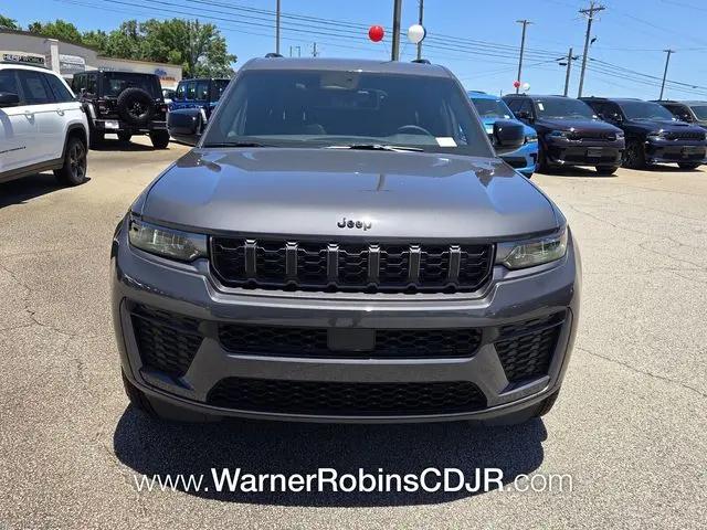 2026 Jeep Grand Cherokee L Altitude 4x2