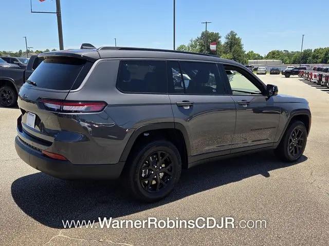 2026 Jeep Grand Cherokee L Altitude 4x2