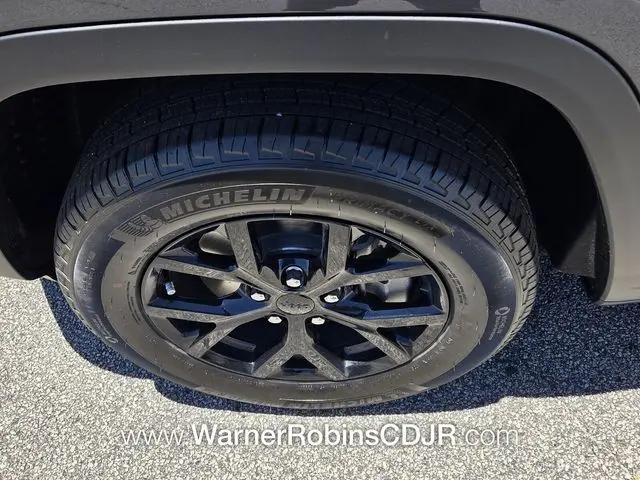 2026 Jeep Grand Cherokee L Altitude 4x2