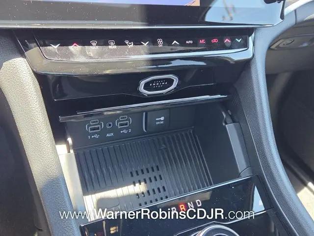 2026 Jeep Grand Cherokee L Altitude 4x2