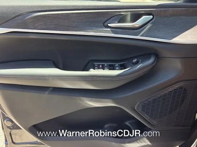 2026 Jeep Grand Cherokee L Altitude 4x2