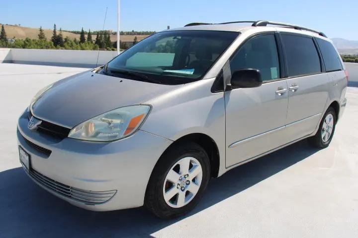 2005 Toyota Sienna LE