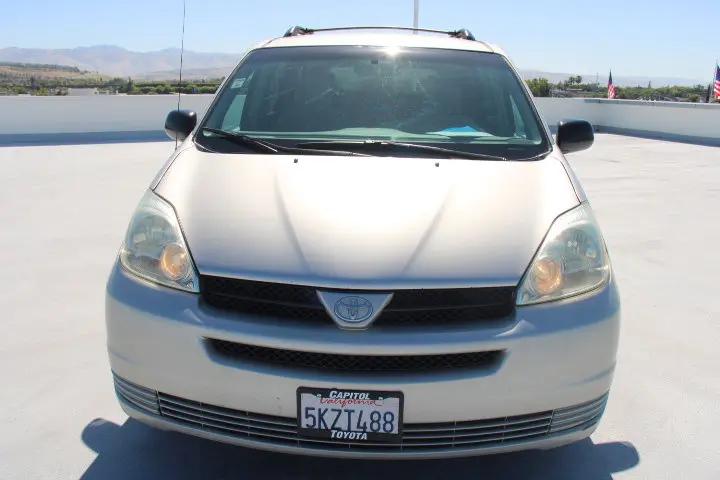 2005 Toyota Sienna LE