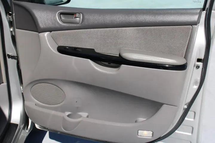 2005 Toyota Sienna LE