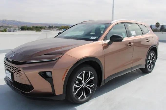 2026 Toyota Crown Signia XLE