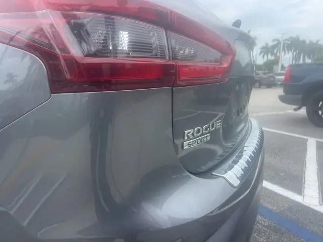 2022 Nissan Rogue Sport SL FWD Xtronic CVT