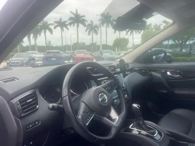 2022 Nissan Rogue Sport SL FWD Xtronic CVT