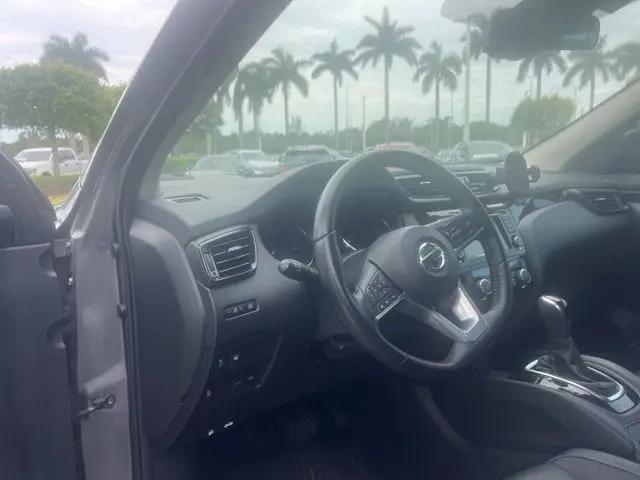 2022 Nissan Rogue Sport SL FWD Xtronic CVT