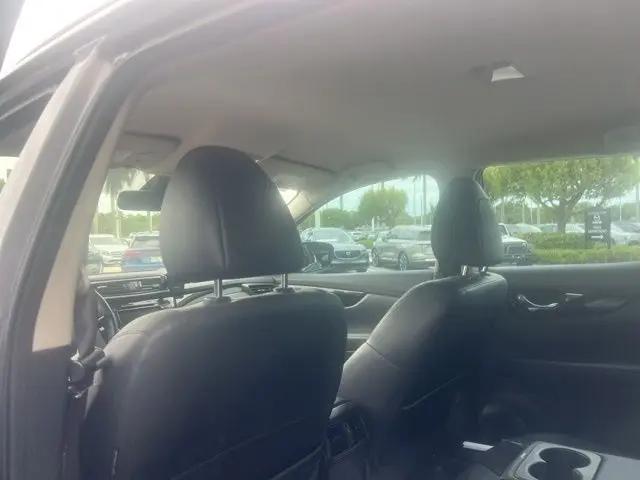2022 Nissan Rogue Sport SL FWD Xtronic CVT