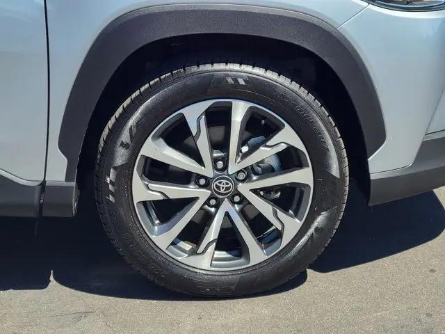 2022 Toyota Corolla Cross XLE