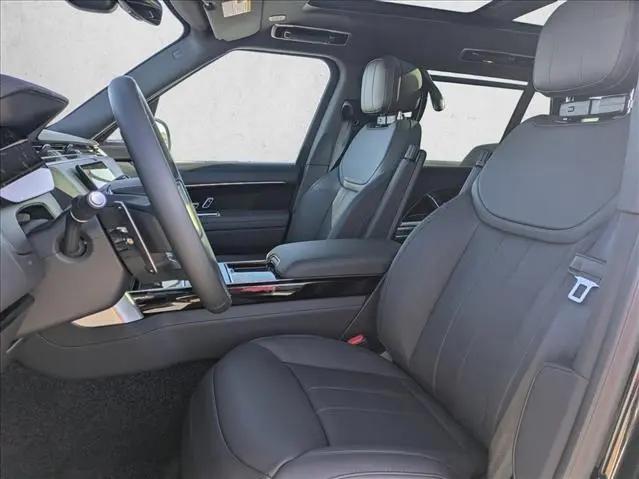 2026 Land Rover Range Rover P400 SE 7 Seat