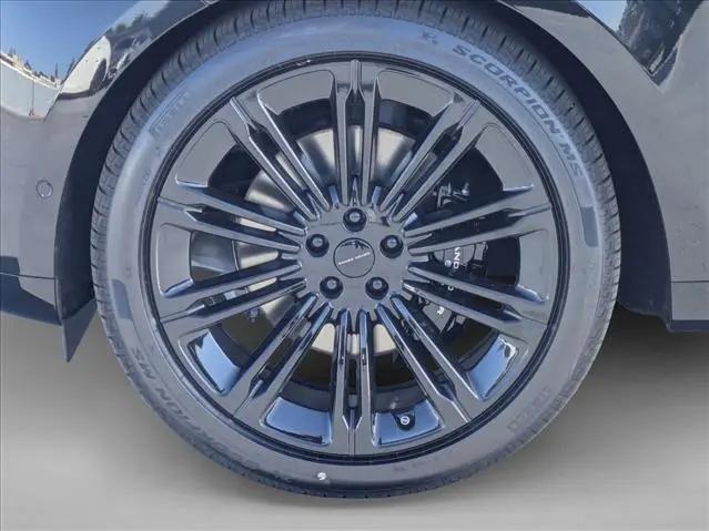 2026 Land Rover Range Rover P400 SE 7 Seat