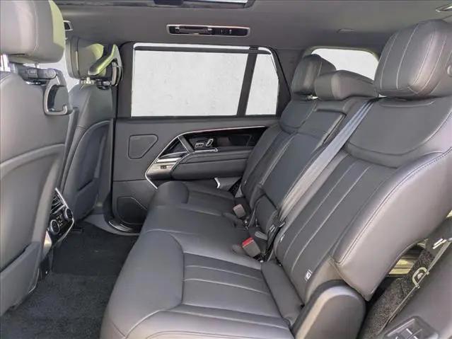 2026 Land Rover Range Rover P400 SE 7 Seat