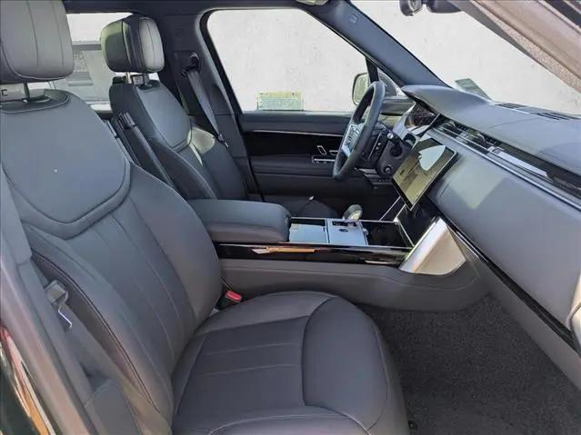 2026 Land Rover Range Rover P400 SE 7 Seat