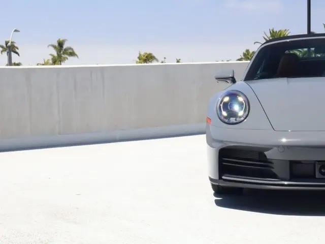 2025 Porsche 911 Carrera Cabriolet