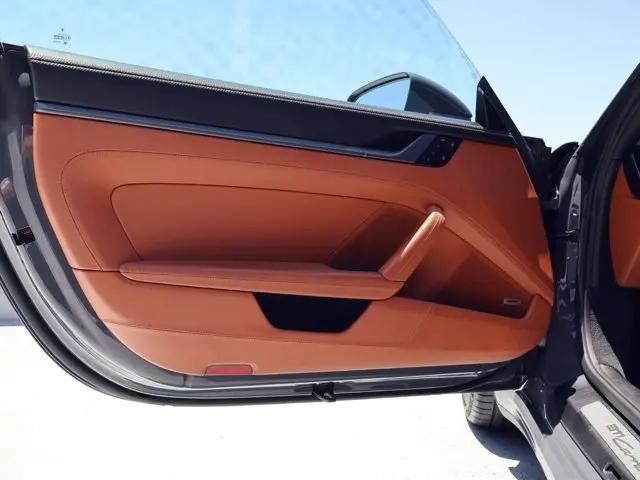 2025 Porsche 911 Carrera Cabriolet