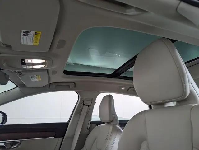 2022 Volvo S90 B6 Inscription